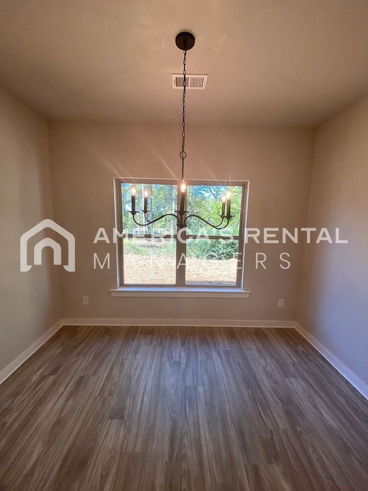 581 Andrew Dr - Photo 5 of 28