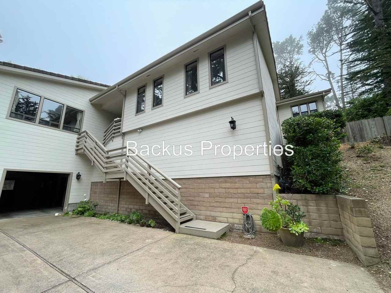 4080 Crest Rd - Photo 3 of 32