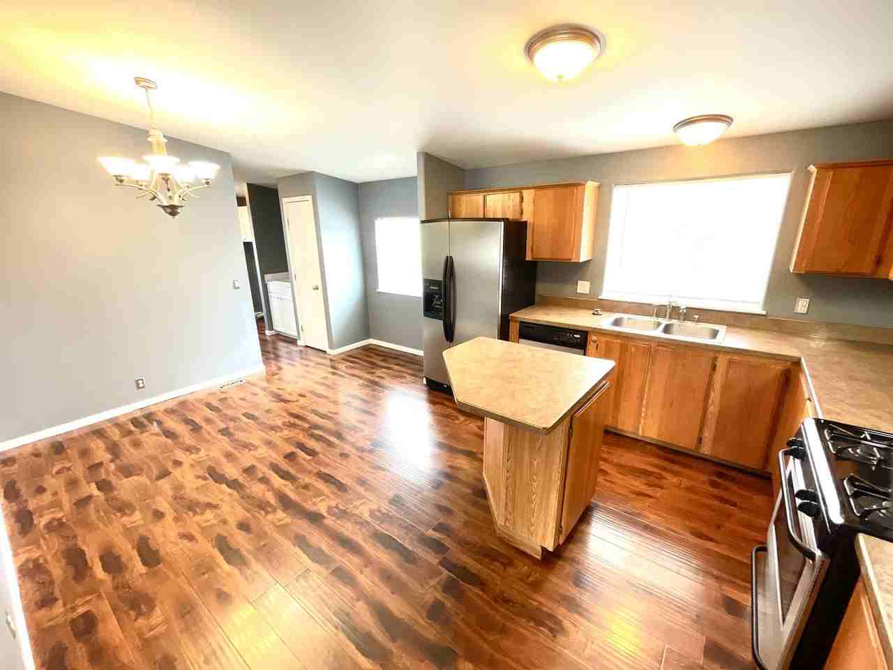 5944 Delaware Ave - Photo 5 of 28