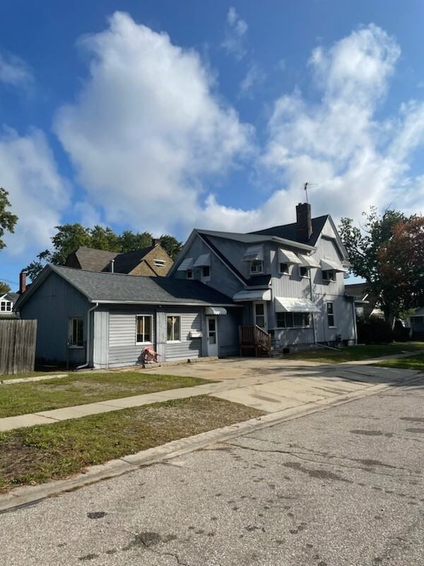 2121 7th Street - Photo 3 of 22