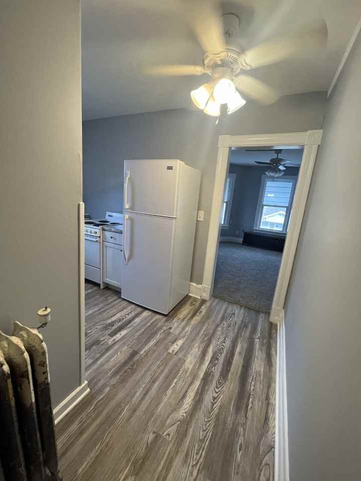 2121 7th Street - Photo 4 of 22