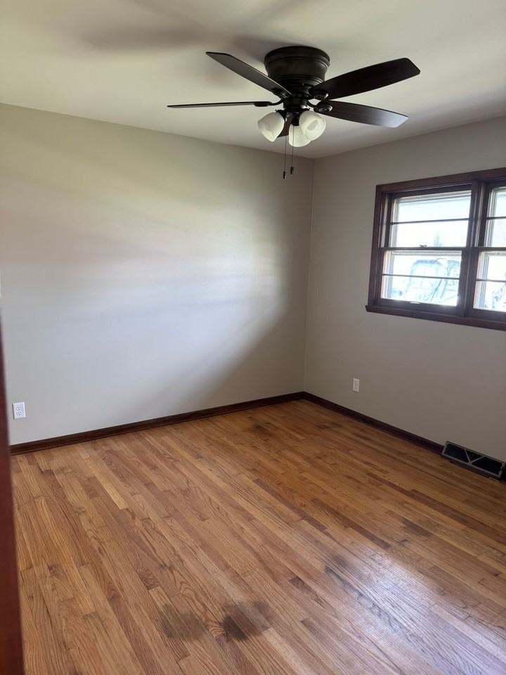 1506 Maryland Ct - Photo 3 of 10