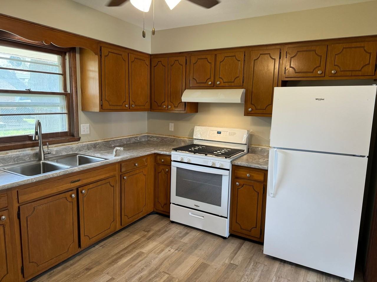 1506 Maryland Ct - Photo 5 of 10