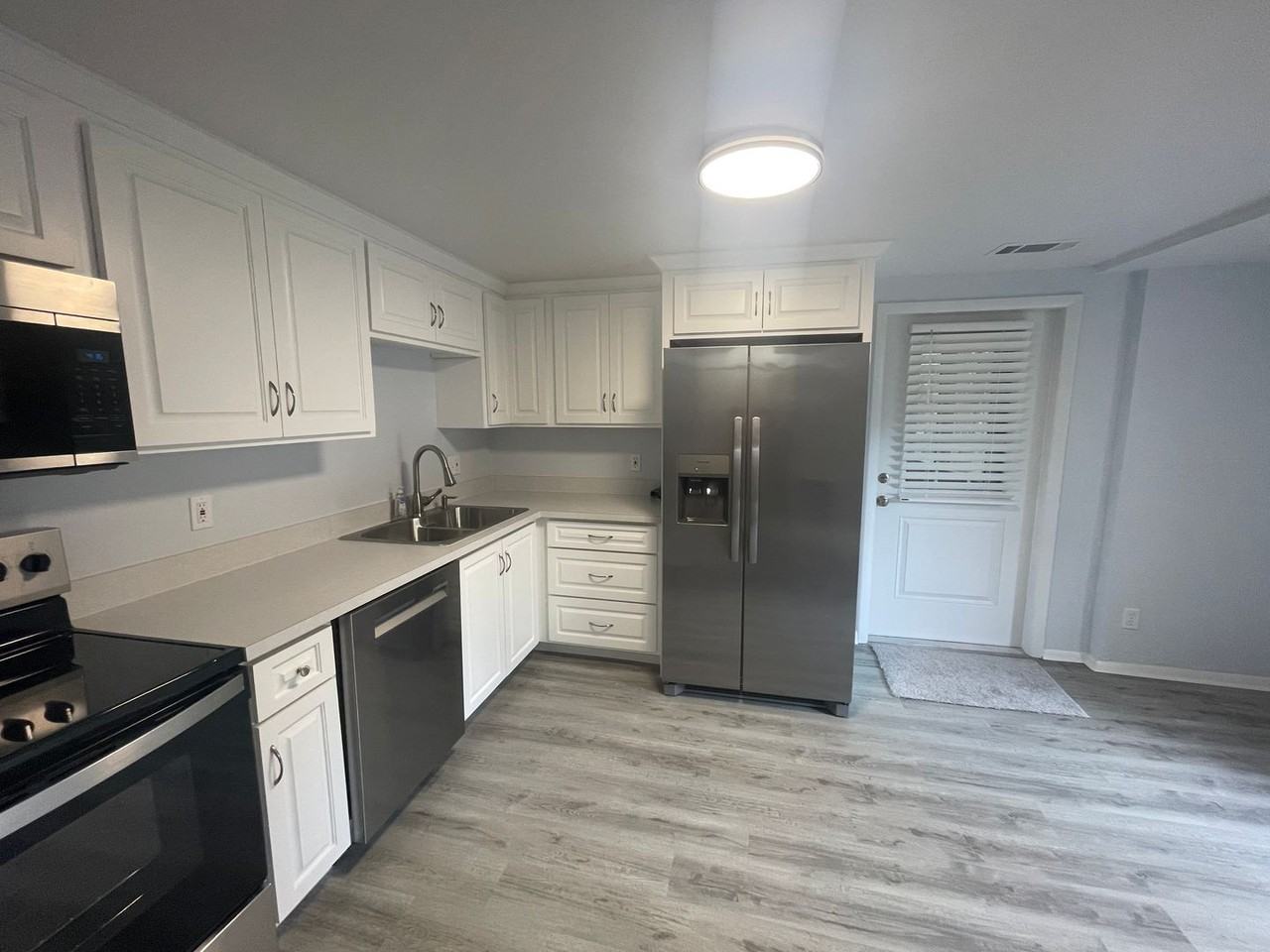 231 Sw 5th St - Photo 3 of 11