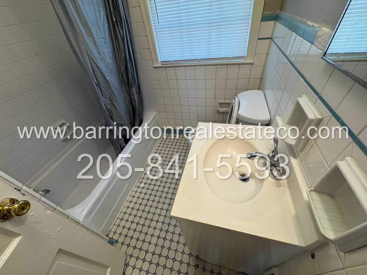 915 6th St W - Photo 6 of 7