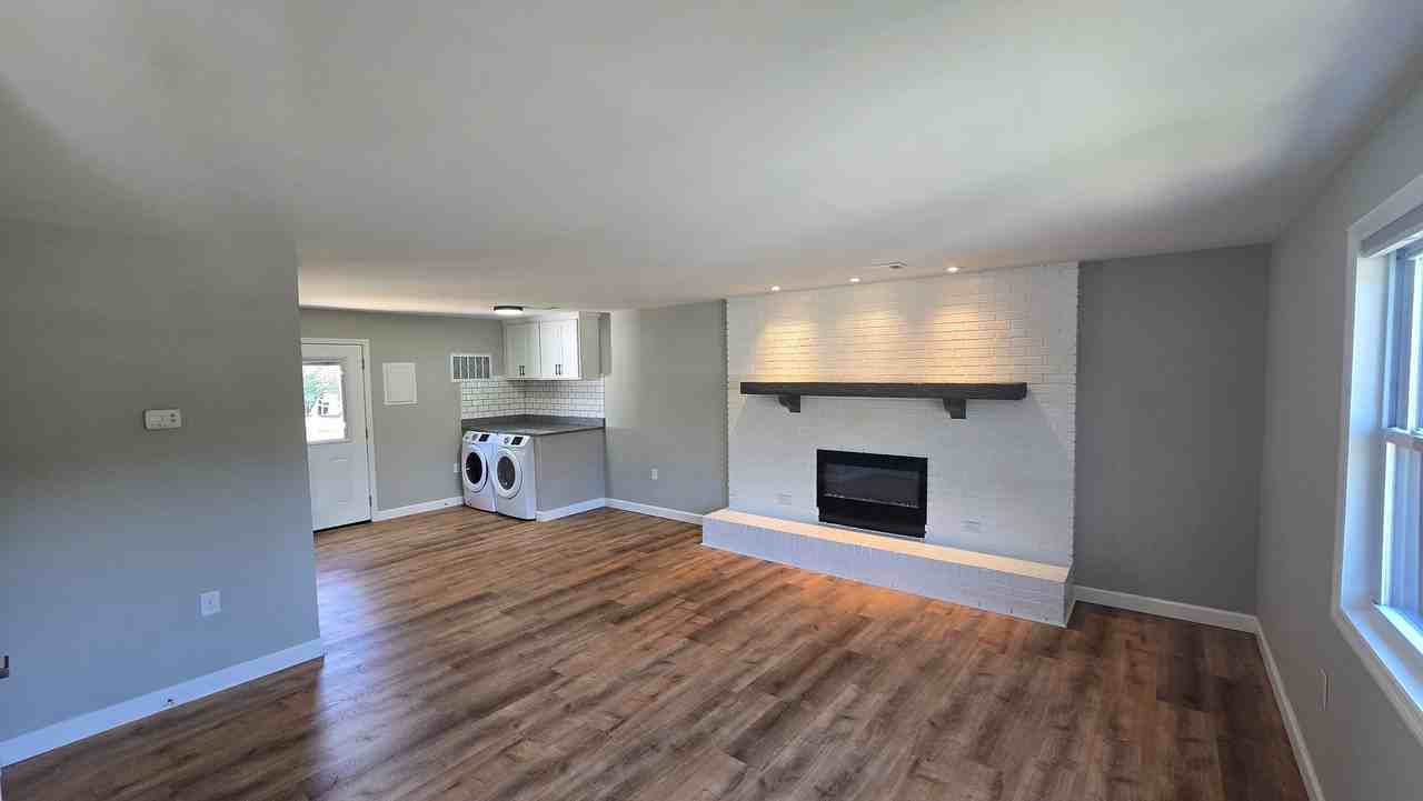 3459 Bloomingdale Rd #6 - Photo 4 of 17