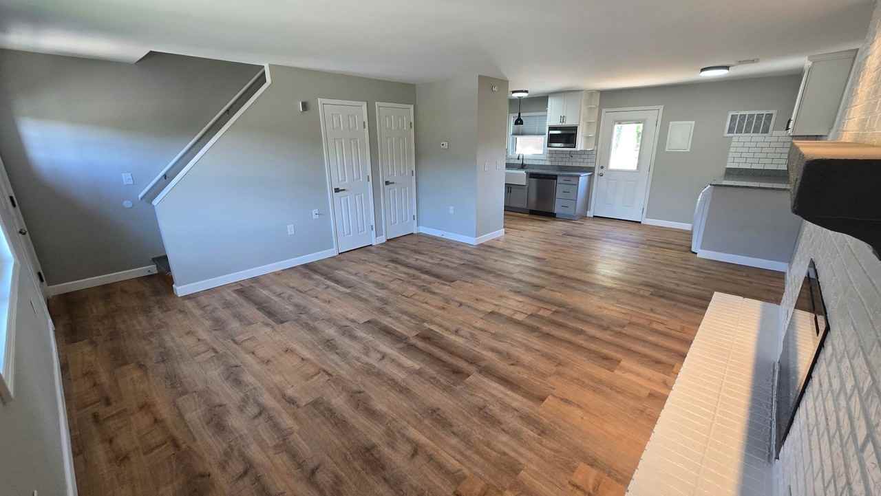 3459 Bloomingdale Rd #6 - Photo 5 of 17