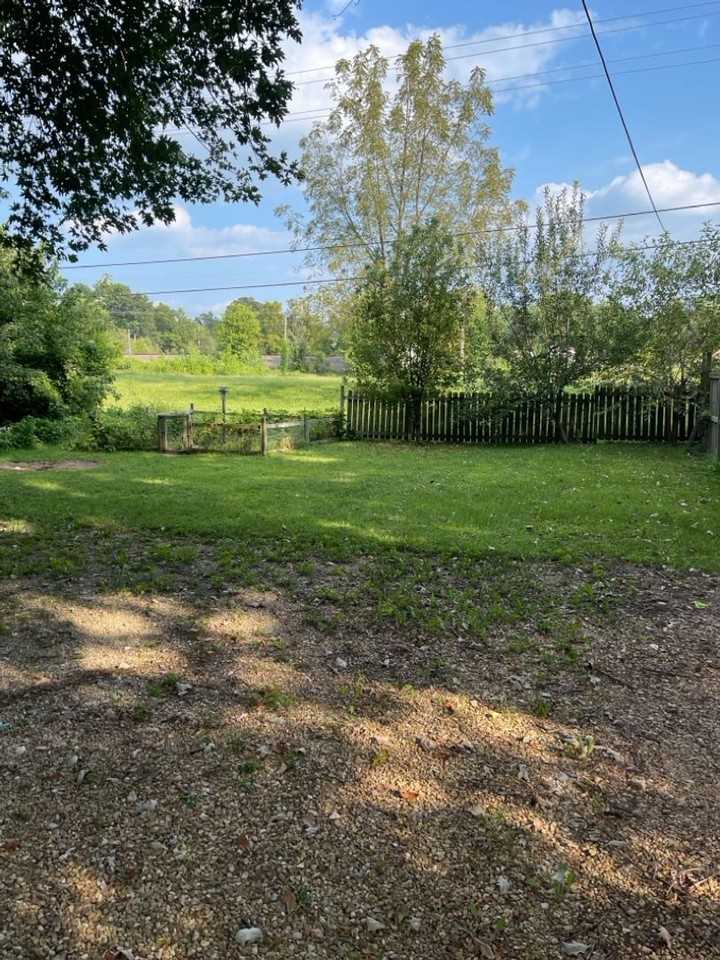 314 E Eldon St - Photo 2 of 5