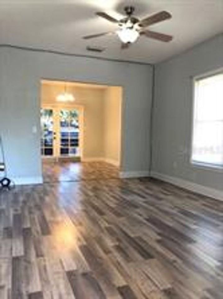 308 E 13th St - Photo 3 of 25