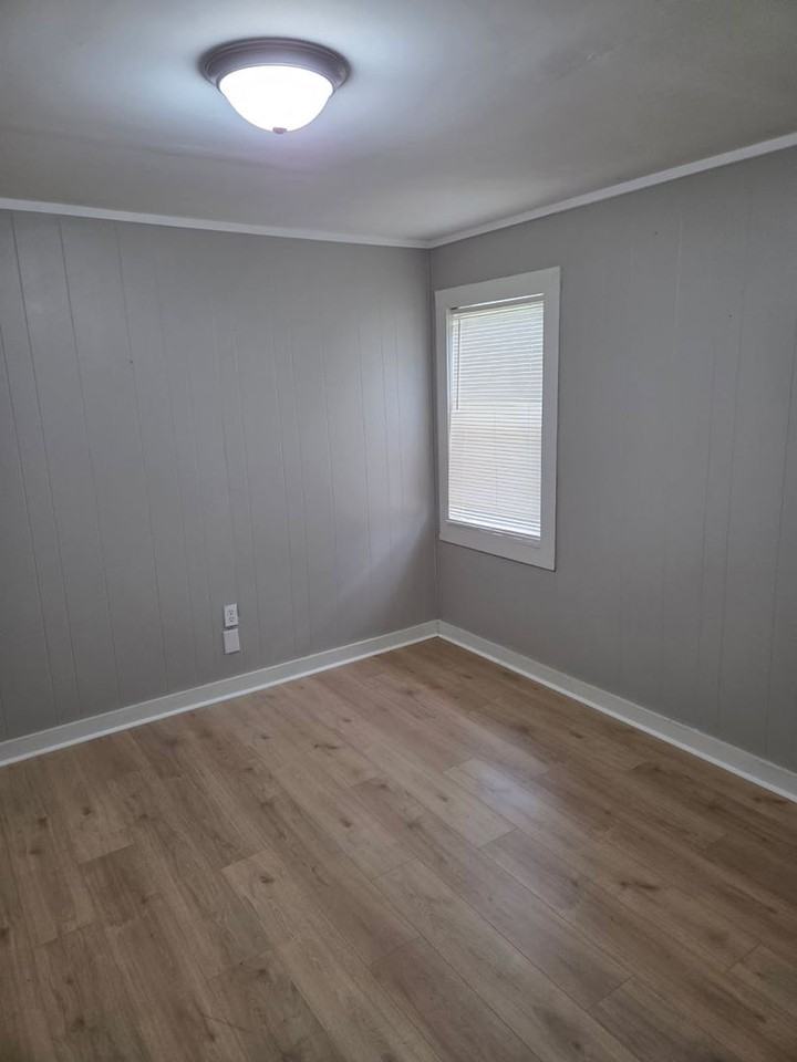 1572 Harrison St - Photo 2 of 11