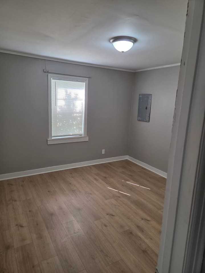 1572 Harrison St - Photo 5 of 11