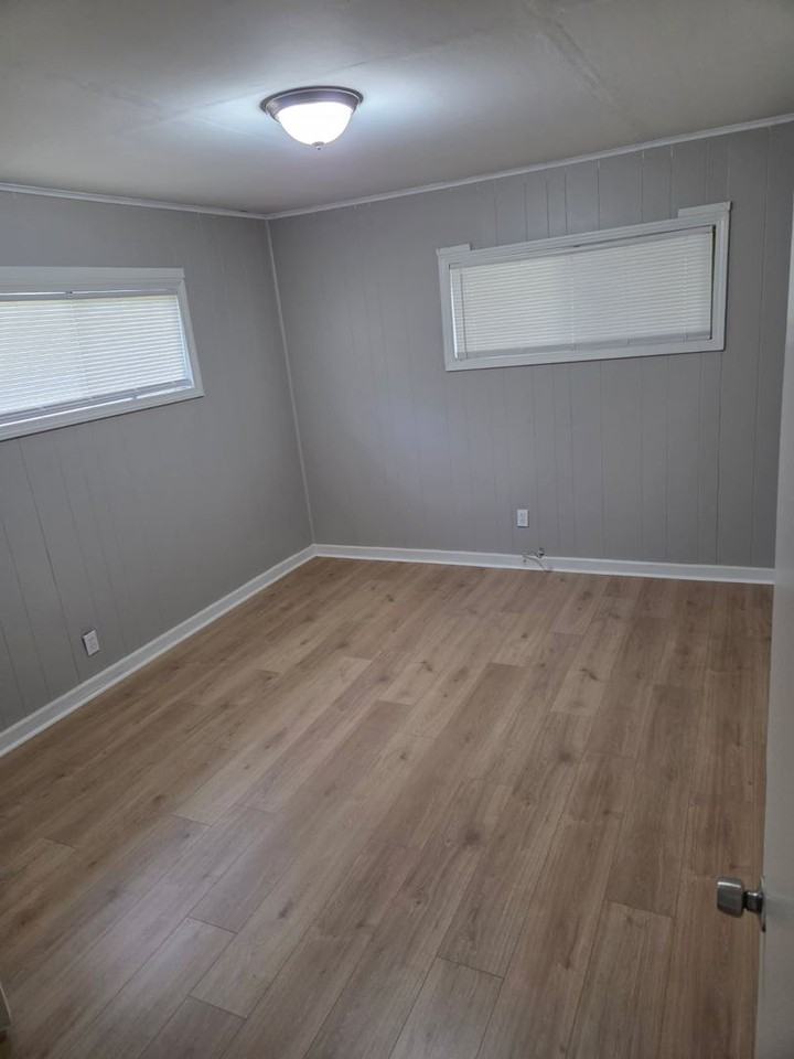 1572 Harrison St - Photo 6 of 11