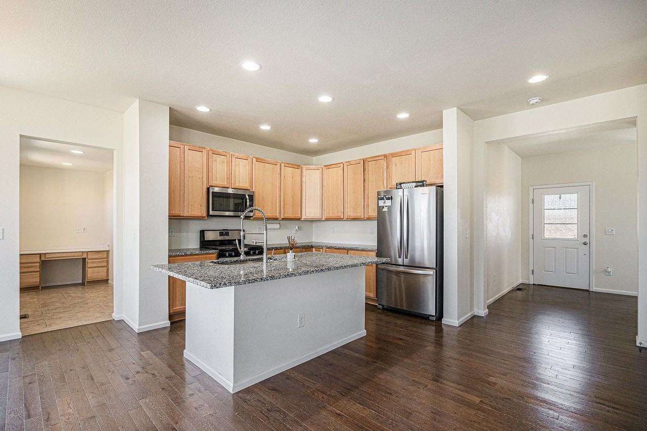 7914 S Grand Baker Way - Photo 5 of 29