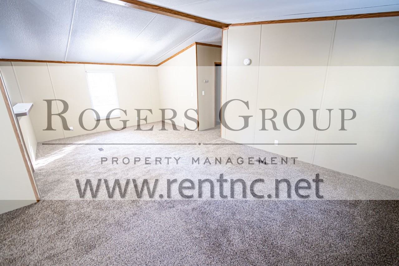 505 Tower Ln - Photo 3 of 11