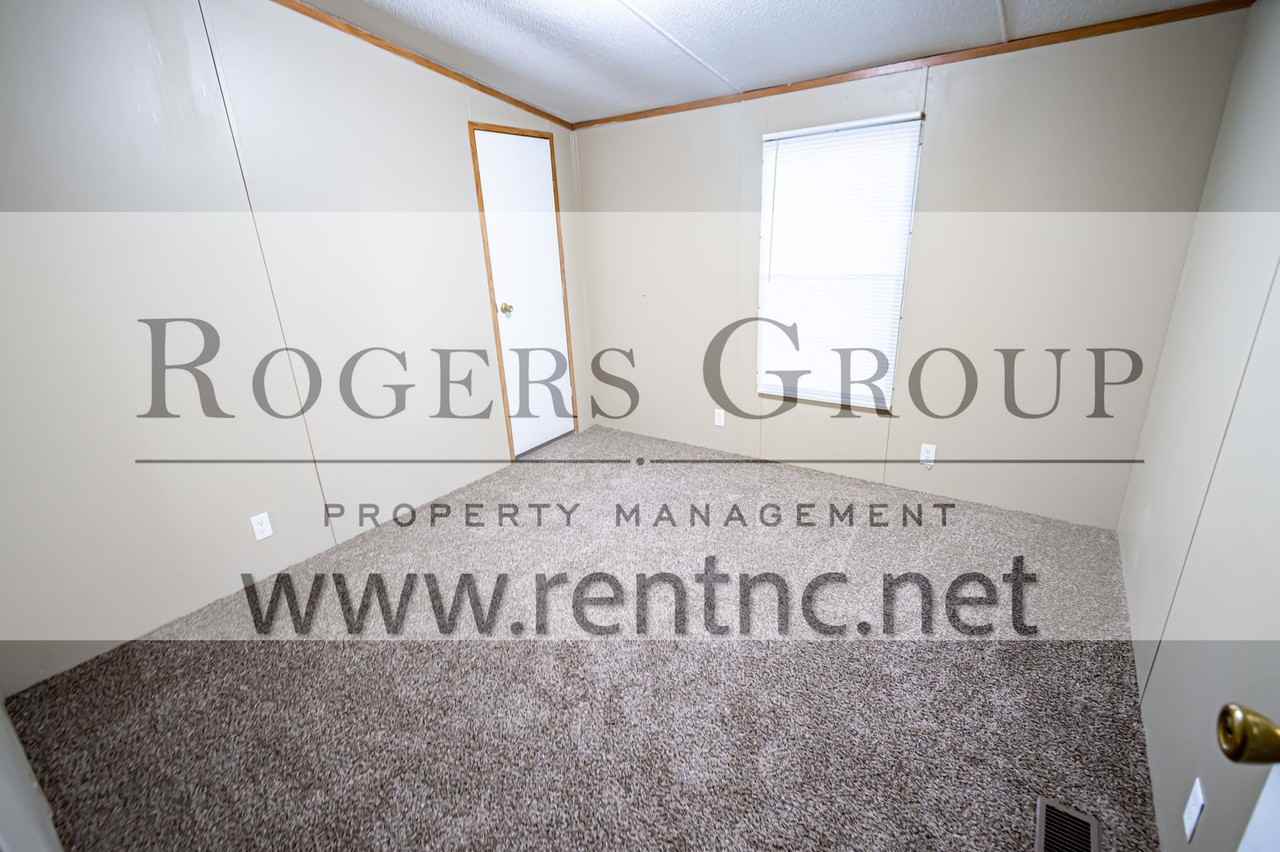 505 Tower Ln - Photo 4 of 11