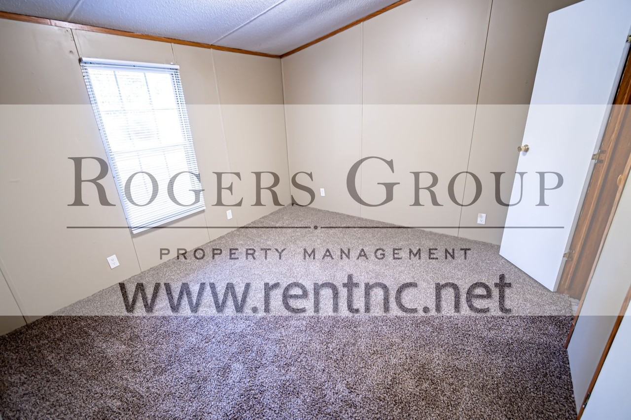 505 Tower Ln - Photo 7 of 11