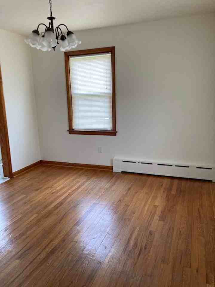 685 Steelstown Rd - Photo 3 of 18