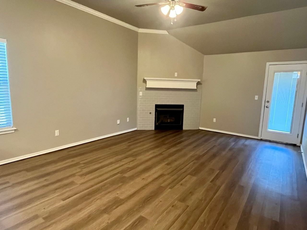 10809 Nw 117th Pl - Photo 3 of 20