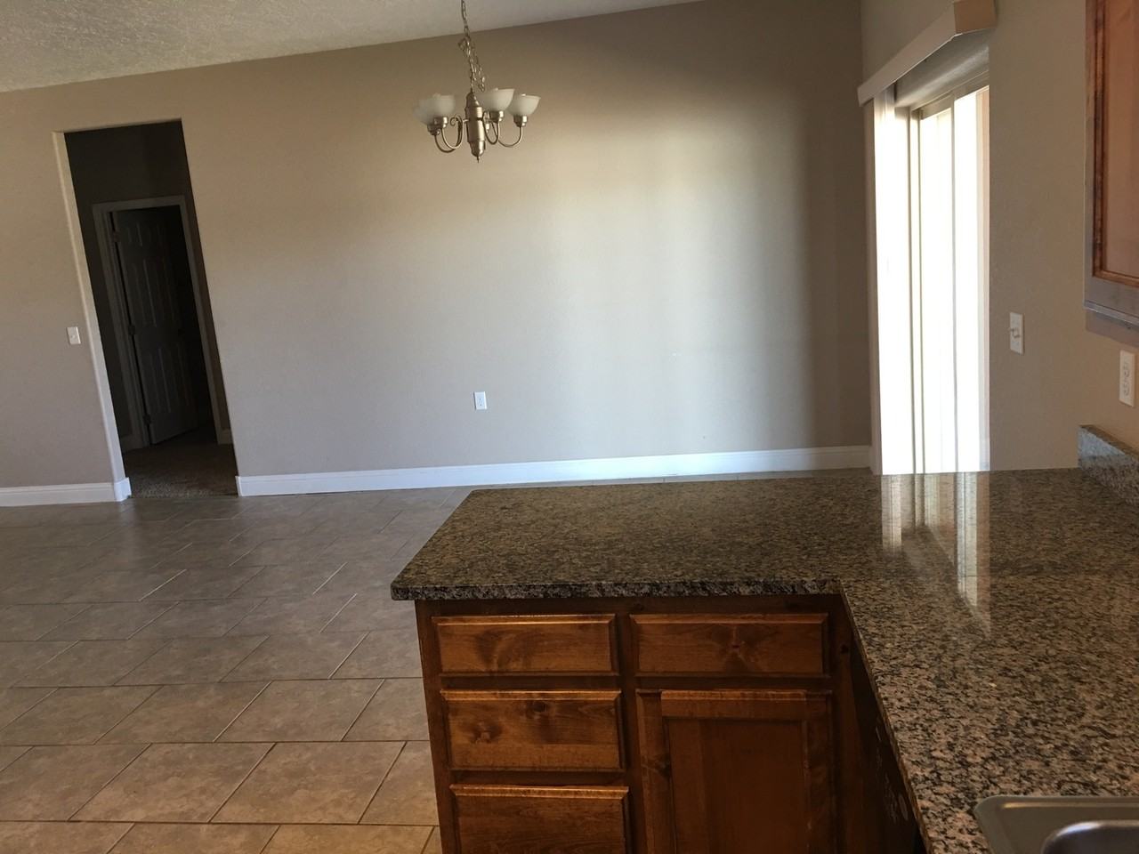 1906 W University Dr - Photo 5 of 19