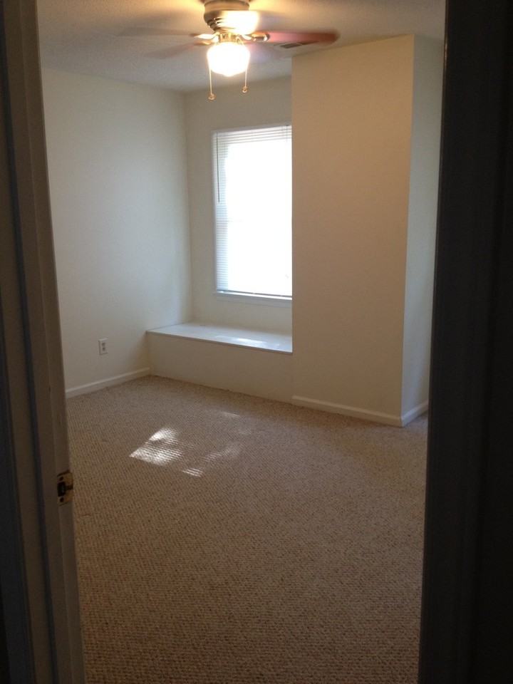 2061 Trexler Ct - Photo 5 of 7