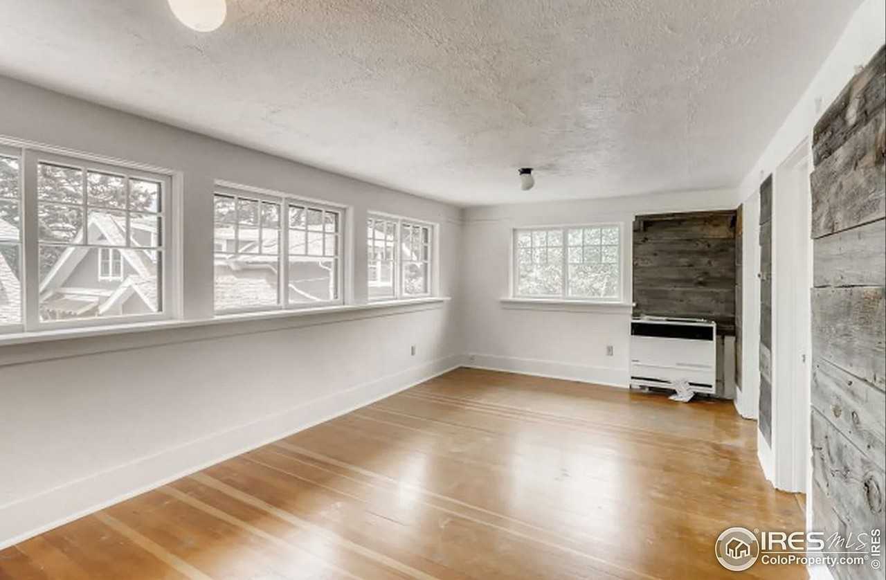919 Spruce St - Photo 5 of 6