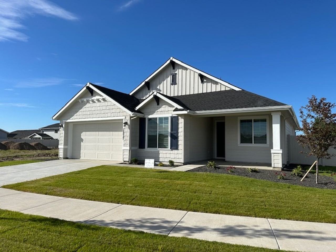 12657 W Shortcreek St - Photo 2 of 50