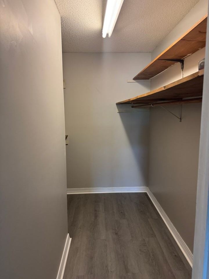 112 Monterey Dr - Photo 5 of 13