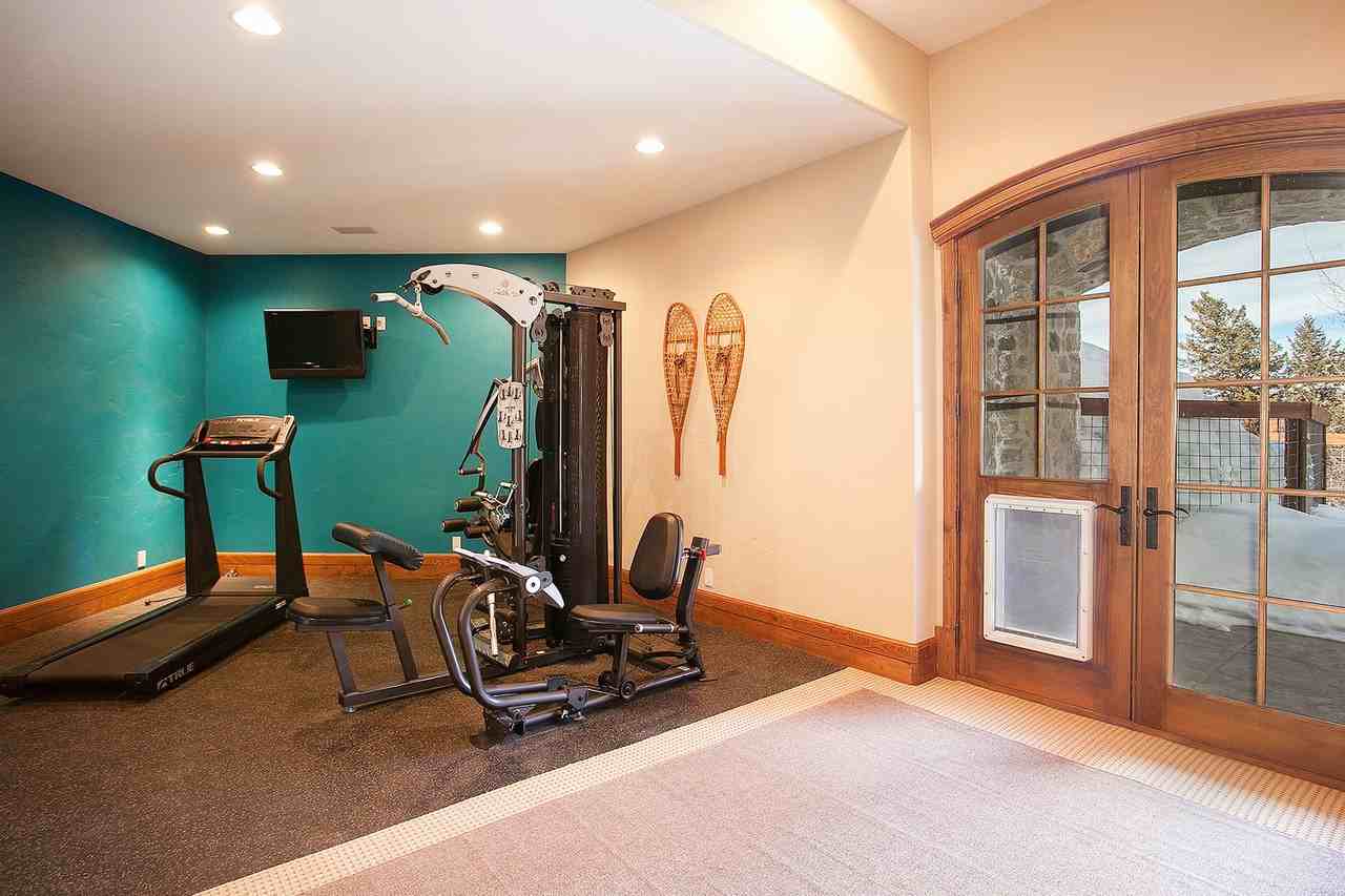 559 Eagle Dr - Photo 3 of 30