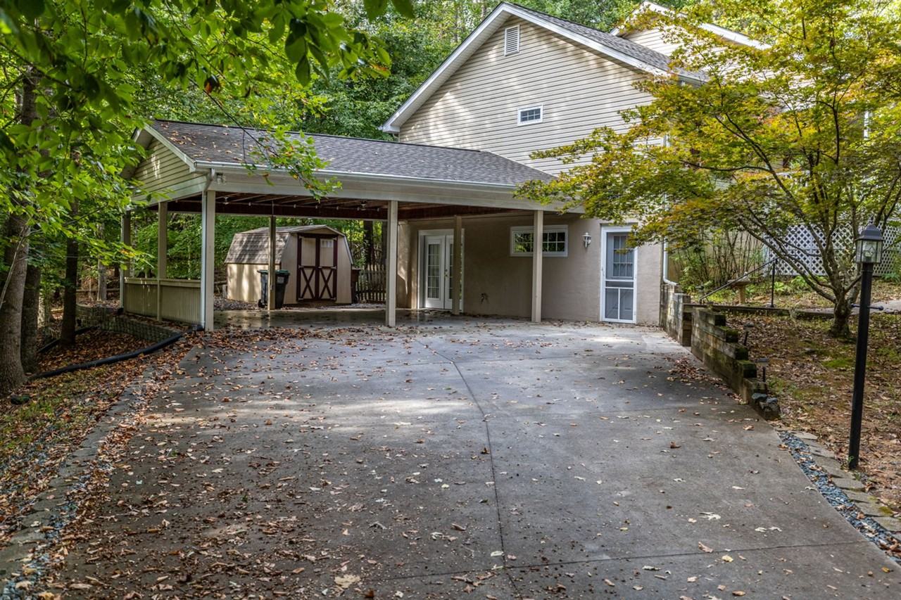 287 Jefferson Dr - Photo 3 of 48