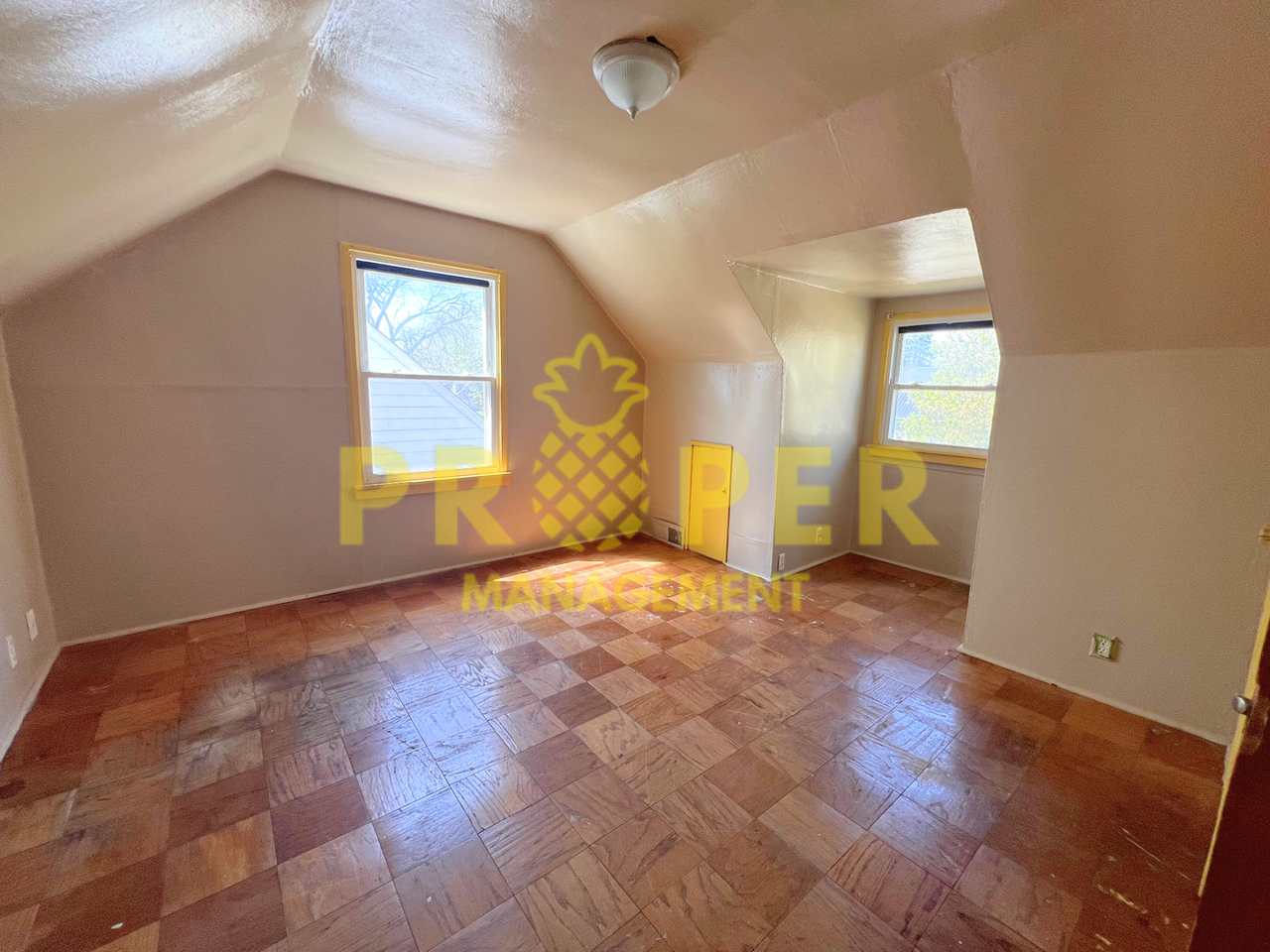 1022 Blakley Dr - Photo 3 of 13