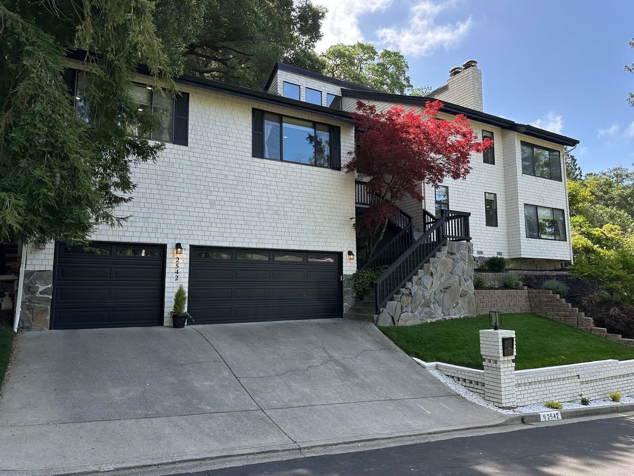 2542 Rolling Hills Ct - Photo 2 of 26