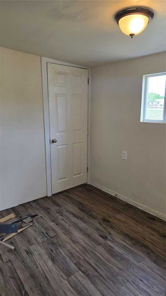 101 S Lockhart St - Photo 6 of 18