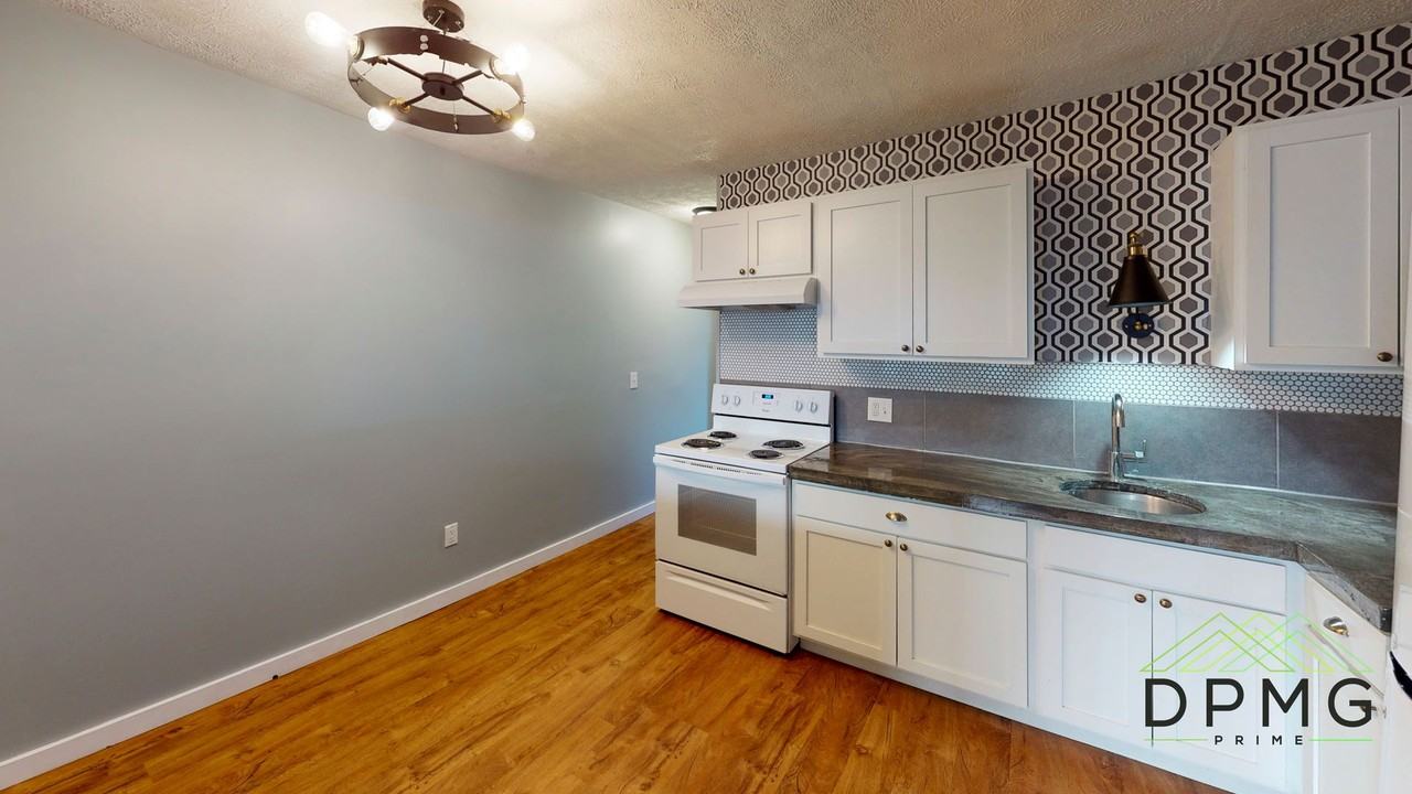 326 326 East Hillsdale - 8 #8 - Photo 5 of 17