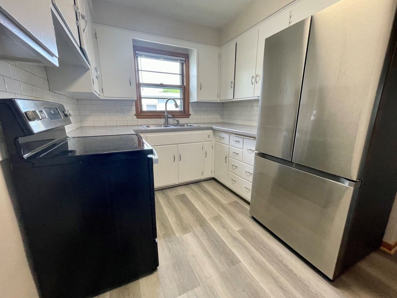 929 High St - Photo 2 of 14