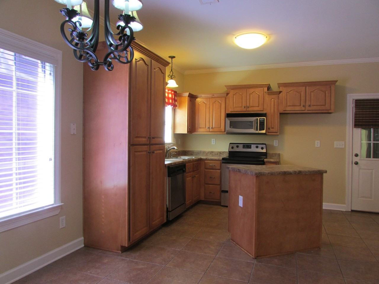 2713 Graystone Drive - Photo 4 of 16