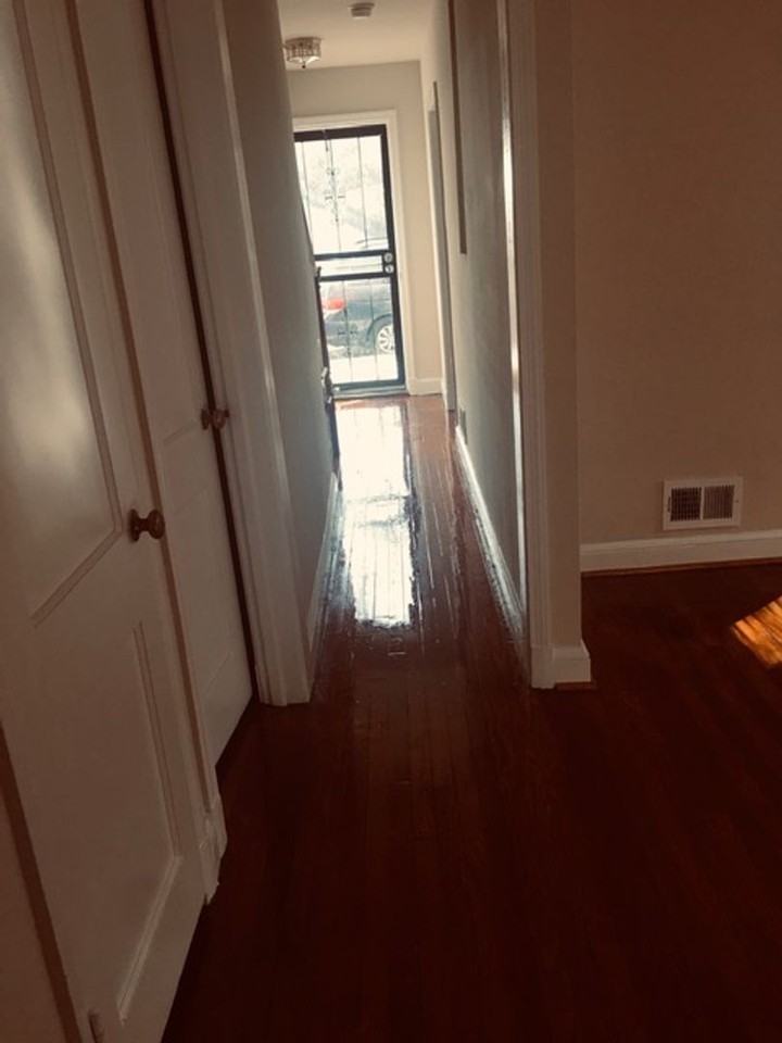 556 49th Pl Ne ##Ne - Photo 7 of 12