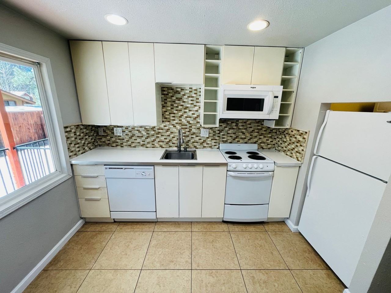 2583 Knox Ave #1 - Photo 4 of 14