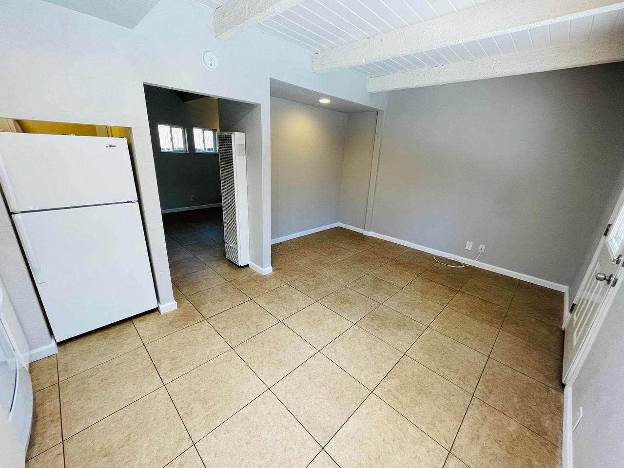 2583 Knox Ave #1 - Photo 5 of 14