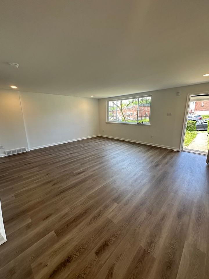 3920 Elson Rd - Photo 3 of 16