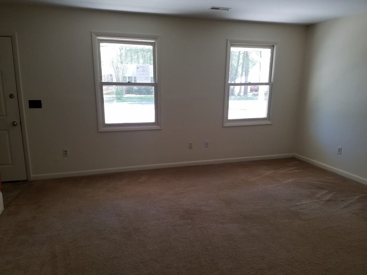 105 10th St - Photo 4 of 4