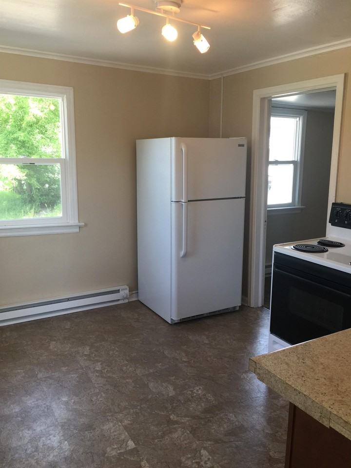 611 6th Street South - Photo 2 of 7