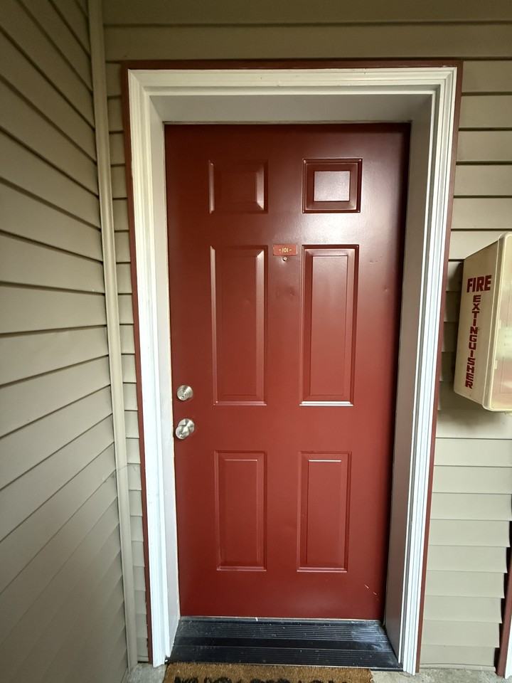 L407-101 - Photo 2 of 29