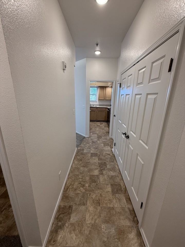 L407-101 - Photo 4 of 29