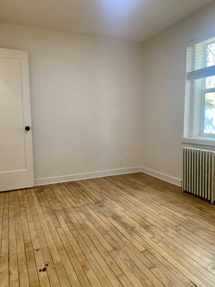 519 1st Avenue Southwest - Photo 4 of 6