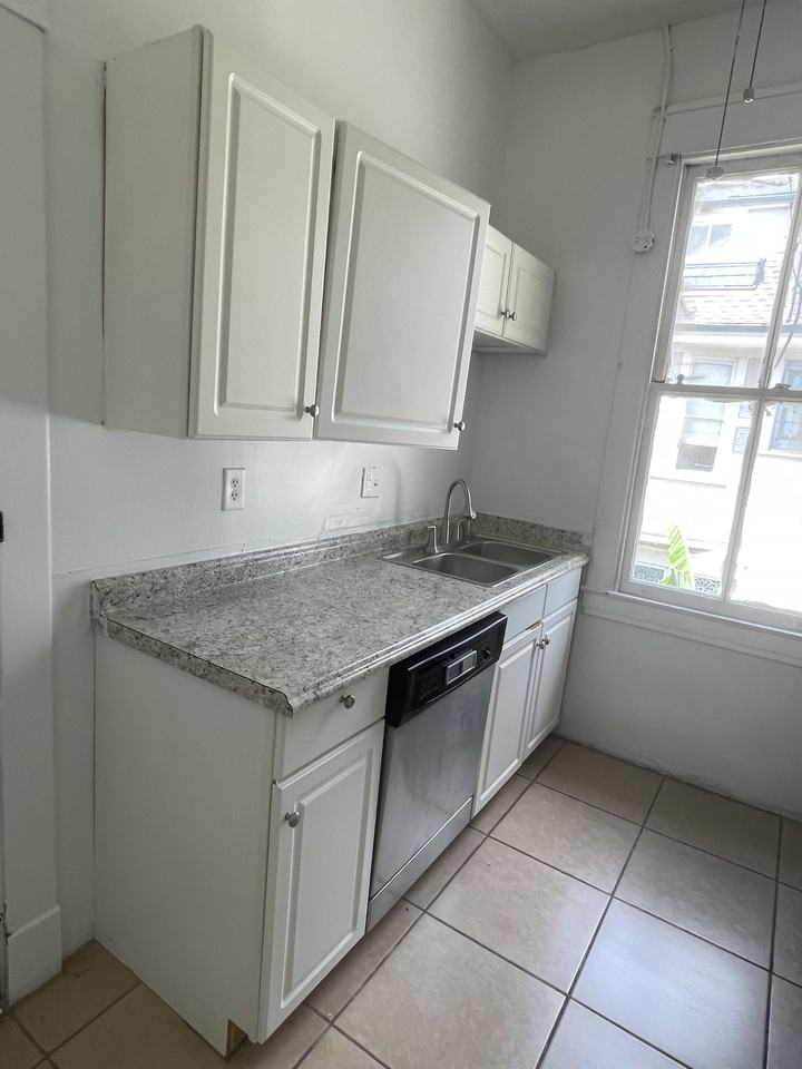 4620 St Charles - Photo 6 of 38