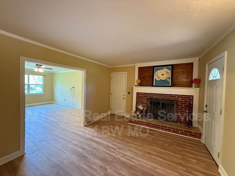 516 E Stanford St - Photo 5 of 13