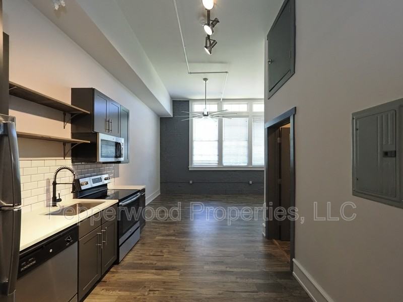 600 Magnolia St - Photo 4 of 10