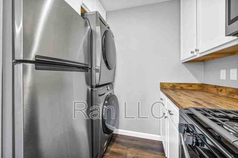229 W Pueblo St #1 - Photo 5 of 26