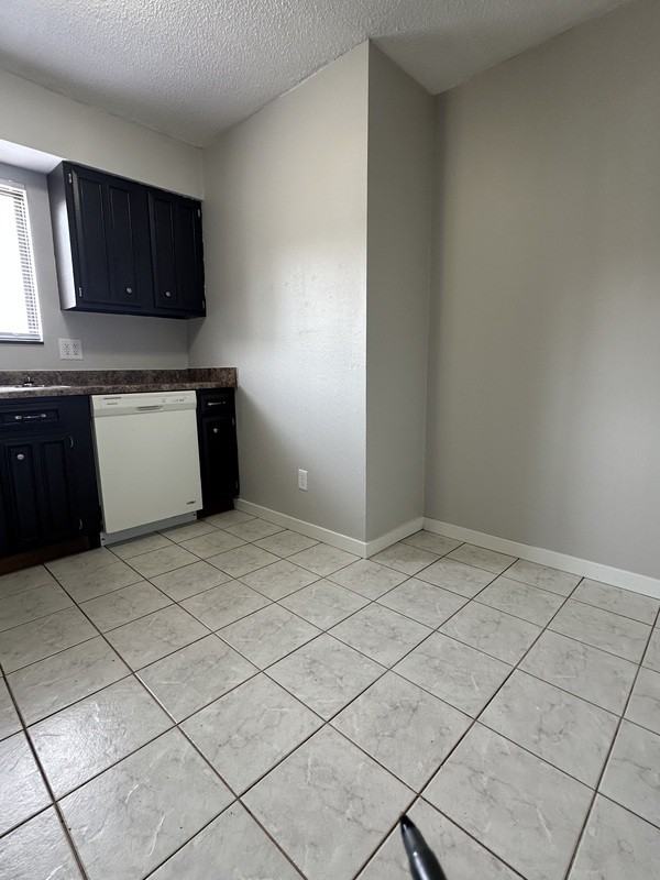 116 Harbet Ave Nw #1 - Photo 4 of 15