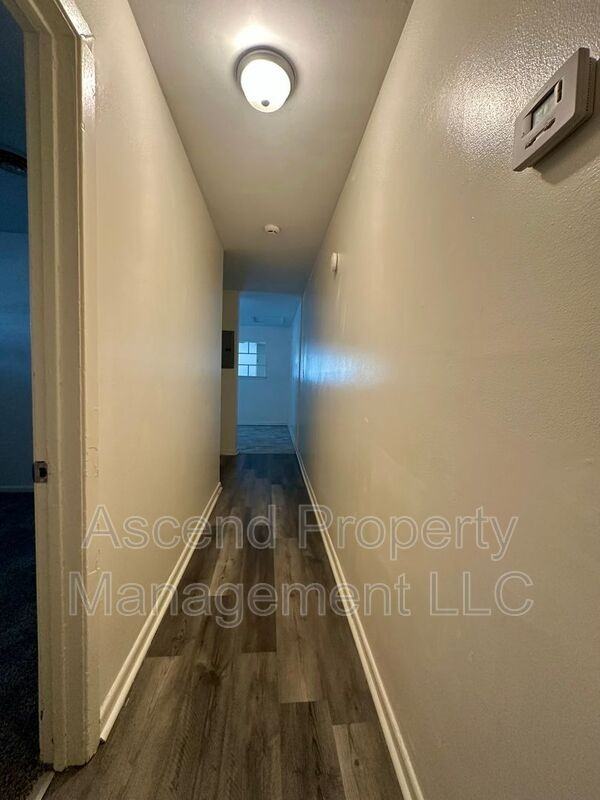 875 N Chamberlain Ave - Photo 5 of 8